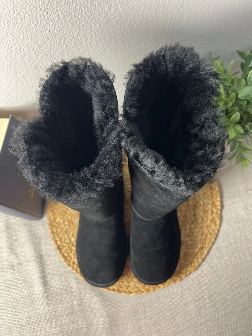 BEARPAW Lori Black Suede Sheepskin Button Boots Women’s Size 6